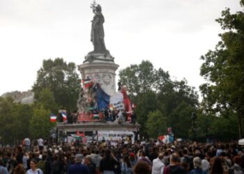 Η επόμενη μέρα της Γαλλίας μετά τη μεγάλη ανατροπή – Τα 4 σενάρια για τη νέα κυβέρνηση