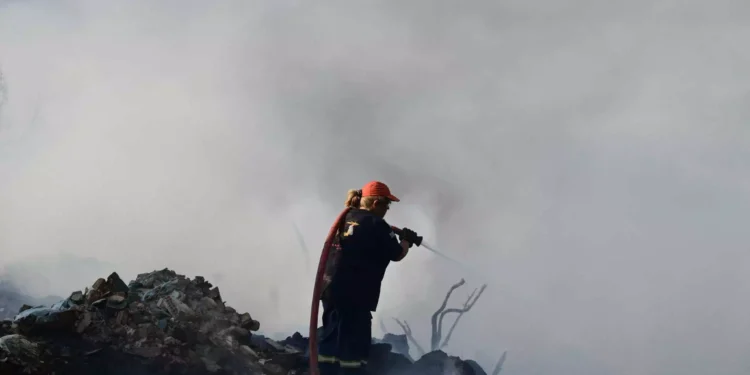 Φωτιά στην Εύβοια: Διάσπαρτες εστίες – Αυξήθηκαν τα εναέρια μέσα