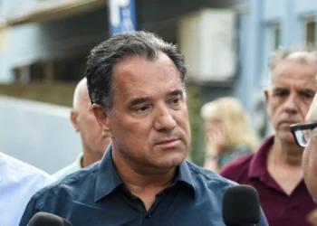 Γεωργιάδης: Ζητά «καλόπιστη συνεννόηση» από τους ιδιώτες γιατρούς αλλά προαναγγέλλει επίταξη των υπηρεσιών τους