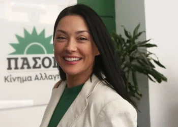 Η Νάντια Γιαννακοπούλου ανακοίνωσε την υποψηφιότητά της για την προεδρία του ΠΑΣΟΚ