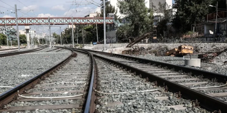 Τραγωδία στους Νέους Πόρους – Ανασύρθηκε νεκρός άνδρας από τις γραμμές του ΟΣΕ