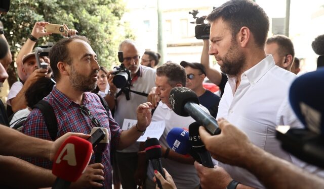 Εργαζόμενοι ΑΥΓΗΣ σε Κασσελάκη: “Δεν ήρθες ποτέ να μας δεις, μάς έκλεισες από την Αμερική”