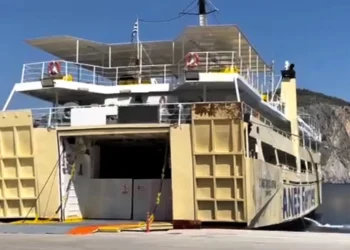 Ταλαιπωρία με το «Άγιος Νεκτάριος» της ΑΝΕΣ Ferries: Έφτασε στο Μαντούδι και τους είπαν ότι δεν έχει… πιστοποιητικό