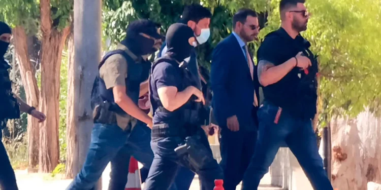 Δολοφονία στο Ψυχικό: Από πάρκινγκ στο Μαρούσι ξεκίνησε ο δράστης για να σκοτώσει τον τοπογράφο – Τι αποκαλύπτει το διαβιβαστικό της ΕΛΑΣ