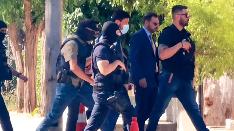 Δολοφονία στο Ψυχικό: Από πάρκινγκ στο Μαρούσι ξεκίνησε ο δράστης για να σκοτώσει τον τοπογράφο – Τι αποκαλύπτει το διαβιβαστικό της ΕΛΑΣ