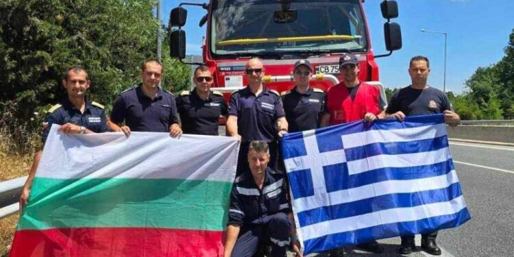 Σέρρες: Πυροσβέστες από τη Βουλγαρία έφτασαν για να βοηθήσουν στις πυρκαγιές