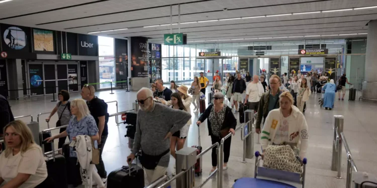 Συναγερμός του ECDC για ασθένεια που μετέφεραν τουρίστες από την Κούβα στην Ευρώπη