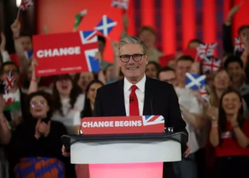 Εκλογές στη Βρετανία: Νέος πρωθυπουργός ο Κιρ Στάρμερ με σαρωτική νίκη του Εργατικού Κόμματος – Καταποντίστηκε ο Ρίσι Σούνακ