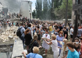 Ο Πούτιν πνίγει στο αίμα την Ουκρανία – Δεκάδες νεκροί και τραυματίες σε μπαράζ επιθέσεων