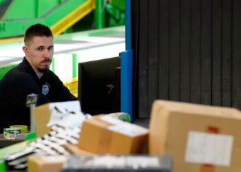 Toυρκία: Κηρύσσει «πόλεμο» στις κινεζικές πλατφόρμες ηλεκτρονικού εμπορίου -«Γινόμαστε Βόρεια Κορέα»