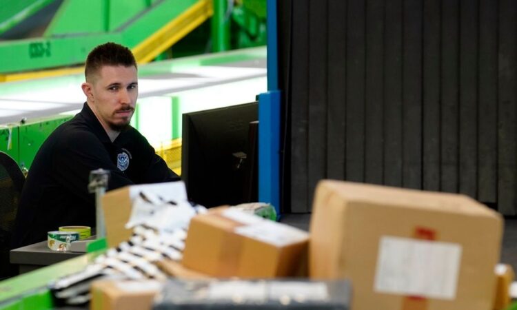 Toυρκία: Κηρύσσει «πόλεμο» στις κινεζικές πλατφόρμες ηλεκτρονικού εμπορίου -«Γινόμαστε Βόρεια Κορέα»