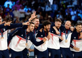 Ολυμπιακοί Αγώνες 2024: «Τύφλα» στο μεθύσι ο Γιόκιτς κατά την απονομή του χάλκινου στη Σερβία