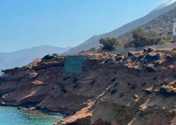 Τραγωδία στην Αμοργό: 56χρονη έπεσε από γκρεμό και σκοτώθηκε μπροστά στα μάτια της κόρης της