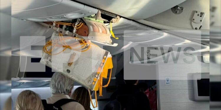 Δείτε φωτογραφίες από την καμπίνα του αεροσκάφους της Easyjet όπου έζησαν τον τρόμο 181 επιβάτες λόγω αναταράξεων