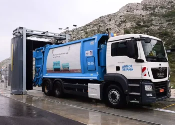 Οδηγός κατηγορείται ότι βίασε συνάδελφό του μέσα σε απορριμματοφόρο στη λεωφόρο Σχιστού
