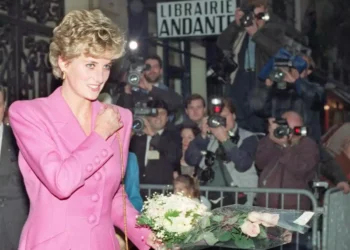 Πριγκίπισσα Νταϊάνα: Η νύχτα που σκοτώθηκε στο Παρίσι σε ένα τροχαίο που σημάδεψε για πάντα τη Βρετανία