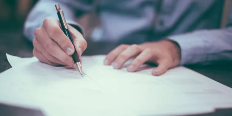 Συνελήφθη υπάλληλος του ΕΦΚΑ για χρηματισμό – Ζητούσε «μίζα» για καταβολή επιδόματος αναπηρίας