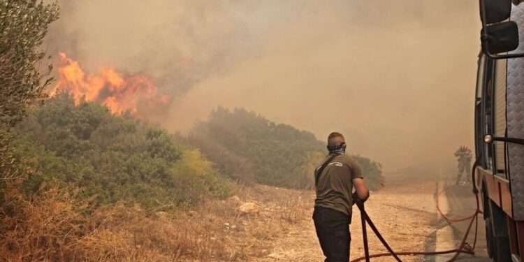 Καβάλα: Καίγεται για δεύτερη ημέρα το όρος Παγγαίο – Μάχη με τις διάσπαρτες εστίες