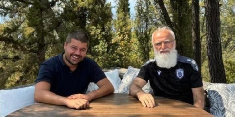 Ο Ιβάν Σαββίδης με τον Μάκη Γκαγκάτση στη Χαλκιδική – Η σπάνια φωτογραφία του