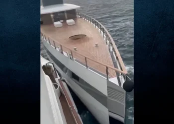 Ιταλία: Η θαλαμηγός Venus που ανήκε στον Στιβ Τζομπς συγκρούστηκε με σούπερ γιοτ στα ανοιχτά της Νάπολης, δείτε βίντεο