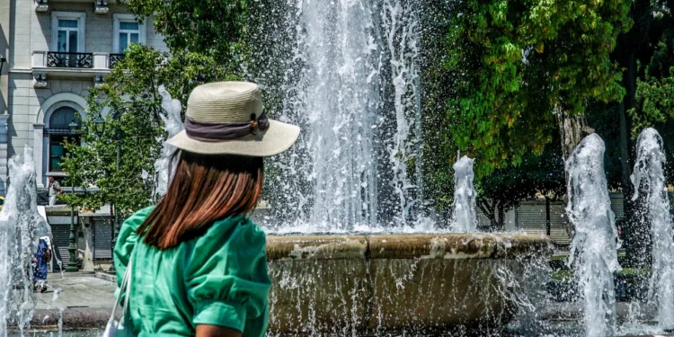 Καιρός: Ανεβαίνει σήμερα ο υδράργυρος, υποχωρούν οι ισχυροί άνεμοι -Πού θα έχει 40άρια