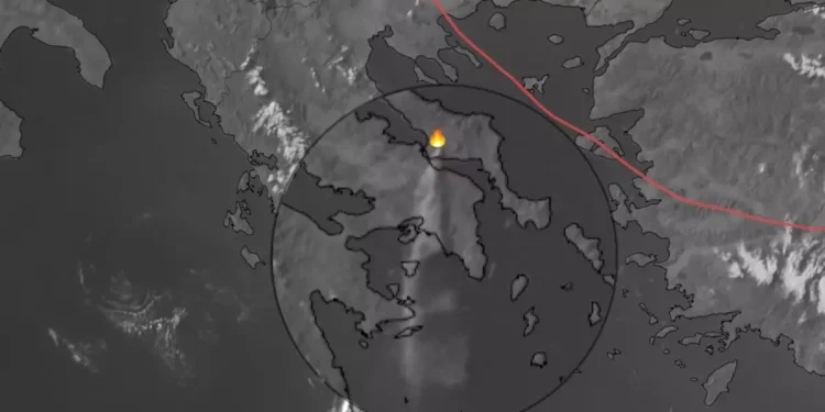 Φωτιά στην Εύβοια: Ο καπνός έφτασε μέχρι το Μυρτώο πέλαγος