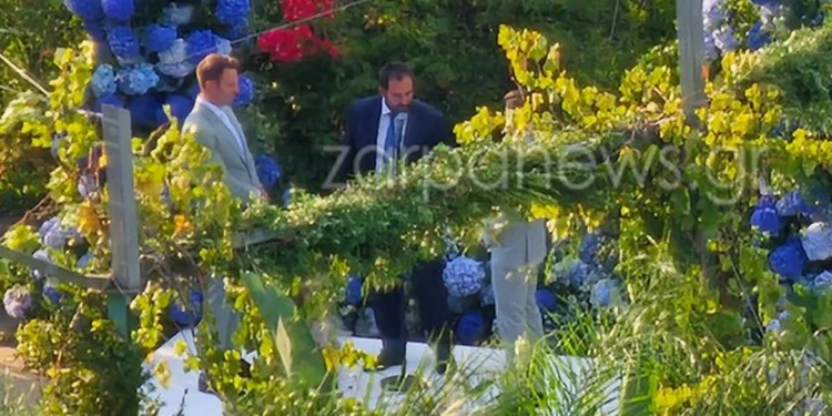 Στέφανος Κασσελάκης – Τάιλερ Μακμπέθ: Παντρεύτηκαν στον Βοτανικό Κήπο των Χανίων, δείτε βίντεο και φωτογραφίες