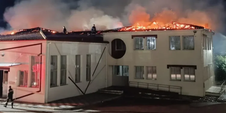 Σέρρες: Παρανάλωμα του πυρός σχολείο στο Νέο Σούλι(Βίντεο)