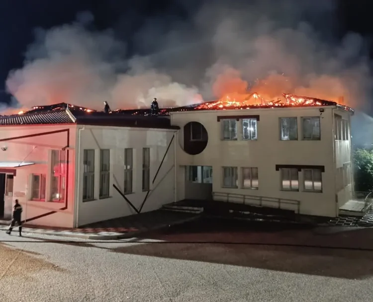 Σέρρες: Παρανάλωμα του πυρός σχολείο στο Νέο Σούλι(Βίντεο)