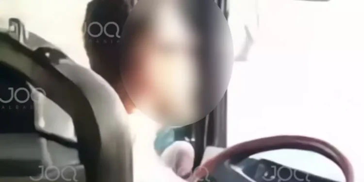 Κέρκυρα: Σε διαθεσιμότητα ο οδηγός του λεωφορείου που έβριζε τουρίστες σε δρομολόγιο