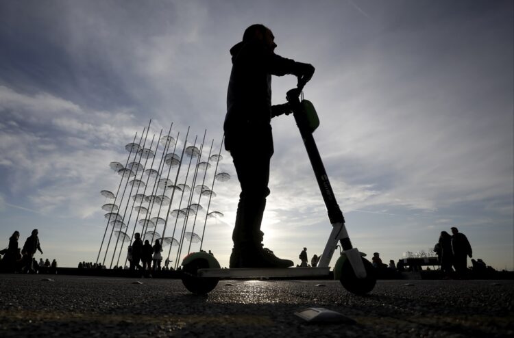 Θεσσαλονίκη: Έρχονται πρόστιμα – φωτιά για τα ηλεκτρικά πατίνια