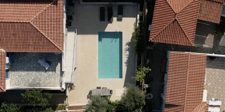 Υπουργείο Πολιτισμού για πισίνα Κασσελάκη: Σαφώς και υπάρχει αρχαιολογική παρανομία – Η άδεια που επικαλείται ο ΣΥΡΙΖΑ είναι για σηπτική δεξαμενή