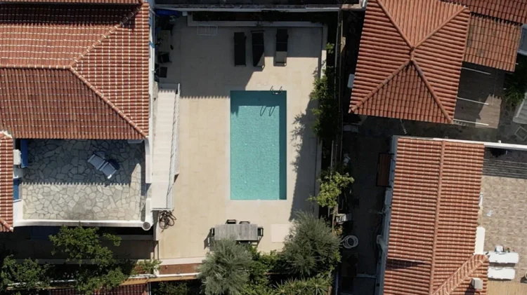 Υπουργείο Πολιτισμού για πισίνα Κασσελάκη: Σαφώς και υπάρχει αρχαιολογική παρανομία – Η άδεια που επικαλείται ο ΣΥΡΙΖΑ είναι για σηπτική δεξαμενή