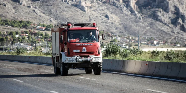 Ποιος είναι ο 66χρονος που συνελήφθη για τις φωτιές στη Βάρη -Καθηγητής, έκανε διαλέξεις στη Σχολή Αξιωματικών της ΕΛΑΣ