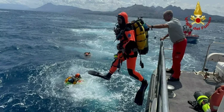 Σικελία: Η θαλαμηγός «Bayesian» βυθίστηκε μέσα σε λίγα λεπτά – Σενάριο με ανοιχτά φινιστρίνια εξετάζουν οι Αρχές