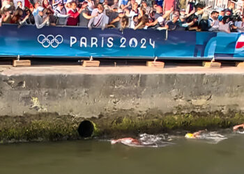 Σηκουάνας: Οι αθλητές των 10 χλμ. κολυμπούσαν δίπλα σε σωλήνες αποχέτευσης(Βίντεο)