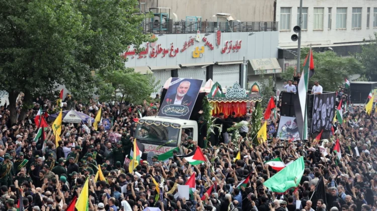 Σε κλίμα διεθνούς ανησυχίας η ταφή Χανίγια: Μπαράζ χτυπημάτων κατά της Χαμάς, ραντεβού για αντίποινα στην Τεχεράνη