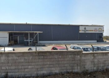 Θεσσαλονίκη: Vegan έκαψαν το εργοστάσιο της Tsakiris Family – «Είστε δολοφόνοι εκατομμυρίων ζώων»