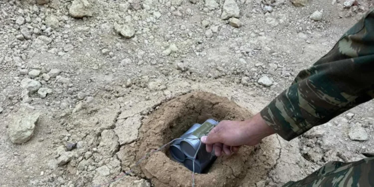 Ελληνικό: Εξουδετερώθηκε η βόμβα του Β΄ Παγκοσμίου Πολέμου στο παλιό αεροδρόμιο – Δείτε φωτογραφίες