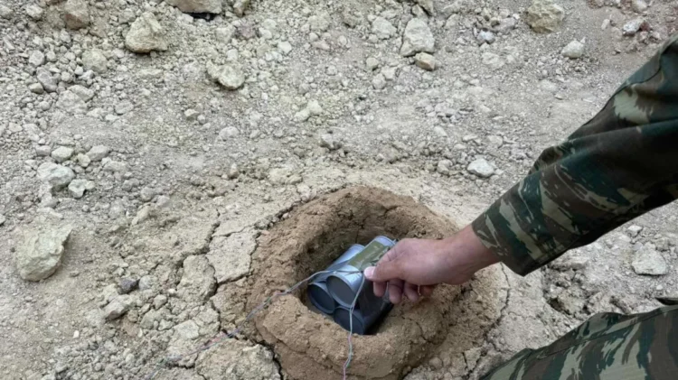 Ελληνικό: Εξουδετερώθηκε η βόμβα του Β΄ Παγκοσμίου Πολέμου στο παλιό αεροδρόμιο – Δείτε φωτογραφίες