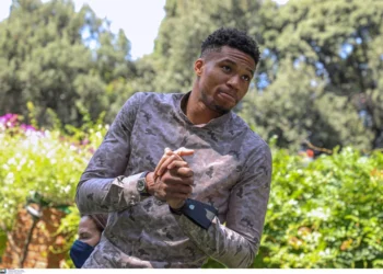 Σερβιτόρος στην Μύκονο αποκάλυψε το γενναιόδωρο τιπ που άφησε ο Αντετοκούνμπο