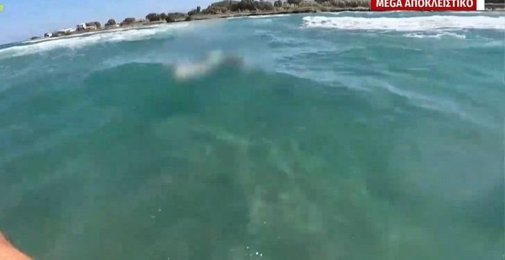 Σοκαριστικό βίντεο από την Κω: Σέρφερ εντόπισε σορό άνδρα στη θάλασσα – Επέπλεε για μια εβδομάδα