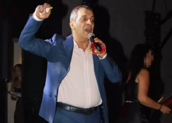 Θέμης Αδαμαντίδης: «Ο Απόστολος Λύτρας, για να φτάσει στο σημείο να σηκώσει χέρι, ίσως τον έπνιγε η κατάσταση»