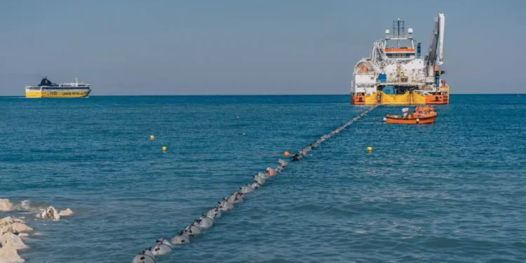 Κλειδώνει η συμφωνία ηλεκτρικής διασύνδεσης Κρήτης – Κύπρου