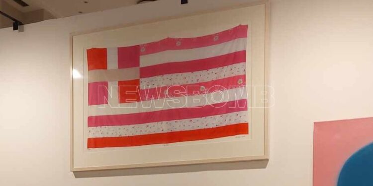 Η σημαία της ντροπής σε έκθεση στο Σύνταγμα – Υπό της αιγίδα της ΠτΔ