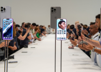 Apple: Πρόστιμα δισεκατομμυρίων και περιορισμοί από την ΕΕ – Γιατί δεν θα διαθέσει στην Ευρώπη την AI του iPhone 16