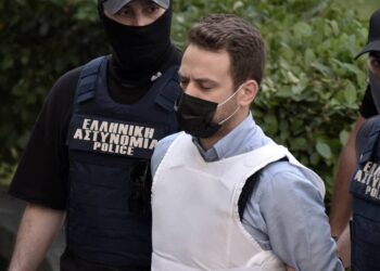 Μπάμπης Αναγνωστόπουλος: Ξεκινάει την…φοιτητική ζωή – Όλα τα νεότερα για τη Νομική