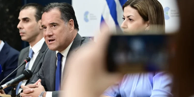 Απογευματινά χειρουργεία και σε ιδιωτικά νοσοκομεία με… voucher – Τι αλλάζει στην Υγεία