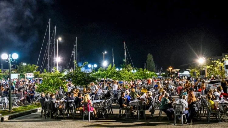 Τον μαχαίρωσε στο κεφάλι ενώ διασκέδαζε – Αναστάτωση στη γιορτή της σαρδέλας στην Πρέβεζα