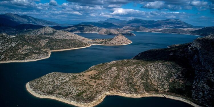 Φωτογραφία ντοκουμέντo: Δείτε πως έπεσε η στάθμη της λίμνης Υλίκη